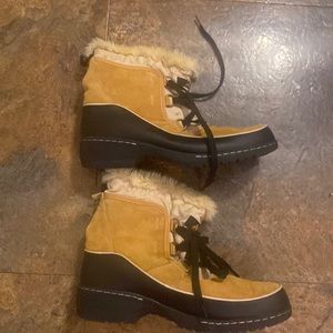 Atheletec thermolite brand suede leather boot.☃️